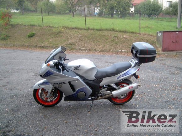 2001 Honda CBR 1100 XX Super Blackbird photo